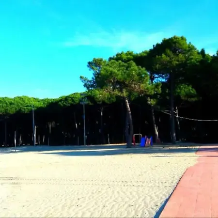 Family Friendly Nice On Albania Beach Lejlighed *